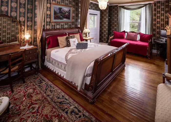 Bed & Breakfast The Steamboat House 2*